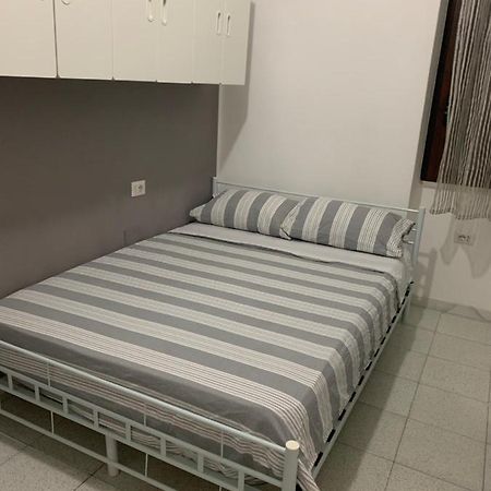 Bedroom Low Cost Di Elisa Quartucciu Kültér fotó