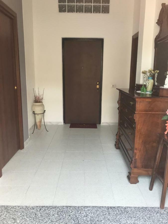 Bedroom Low Cost Di Elisa Quartucciu Kültér fotó