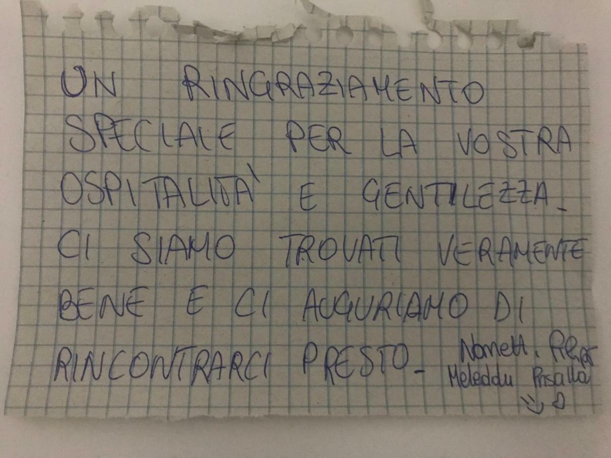 Bedroom Low Cost Di Elisa Quartucciu Kültér fotó